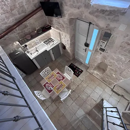 La 13 * Ostuni